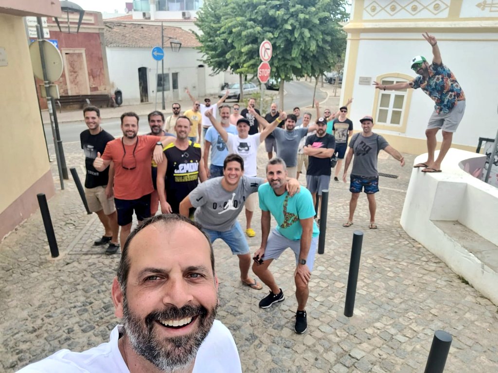 LemonBaloncesto's tweet photo. Este pasado fin de semana hemos estado por Portugal recargando pilas para la temporada y celebrando las cosas importantes de nuestras vidas.
Convivencia, bbq, ocio nocturno, deporte, aventura, cata vino y mucho amor. Ready for another season.
#mucholemon #mofli #sami #cracks https://t.co/oyY3p3AuE0