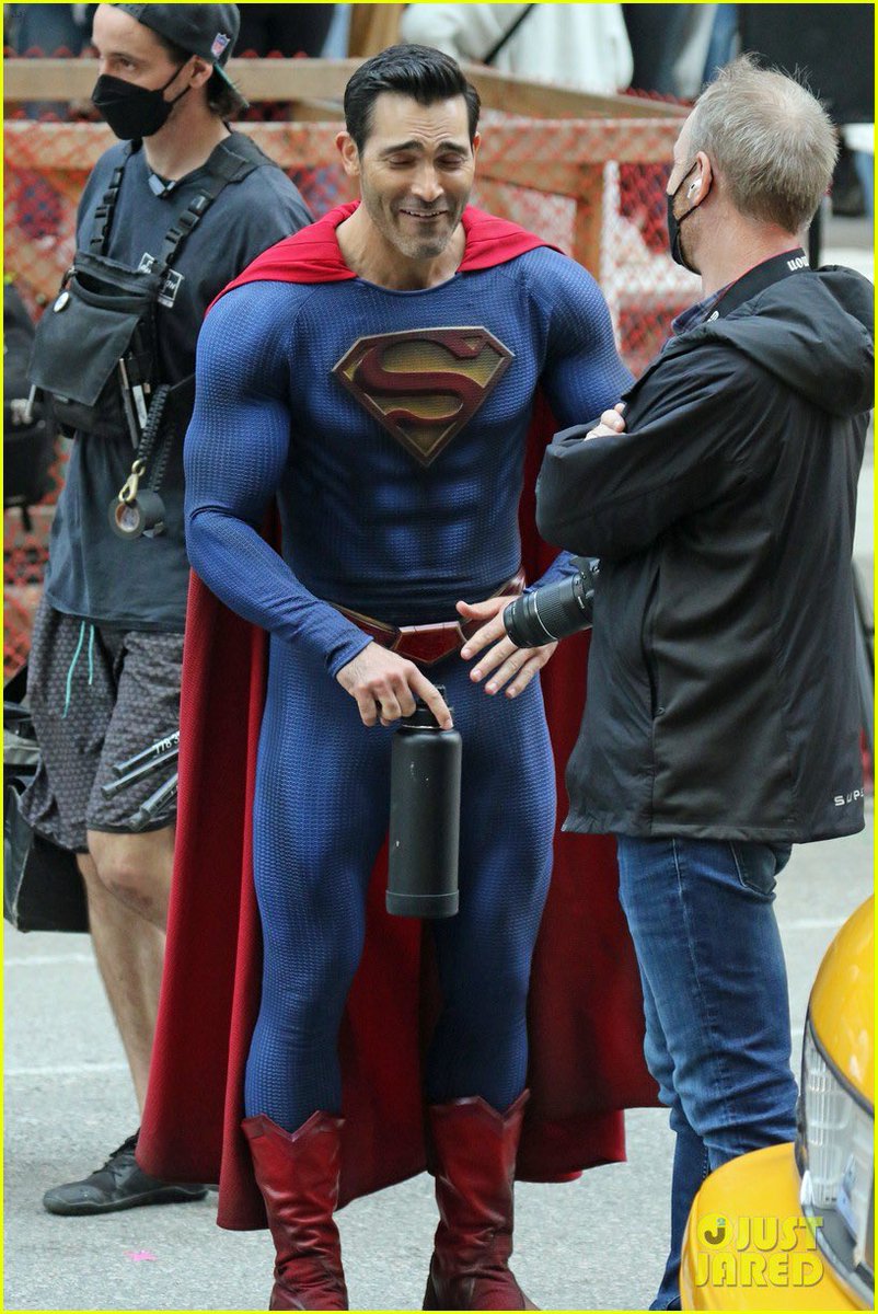 ThinkSupermanTH's tweet photo. #SupermanAndLois on Set 

@tylerhoechlin 

© Just Jarred (3/) https://t.co/7CdIsZPqQI