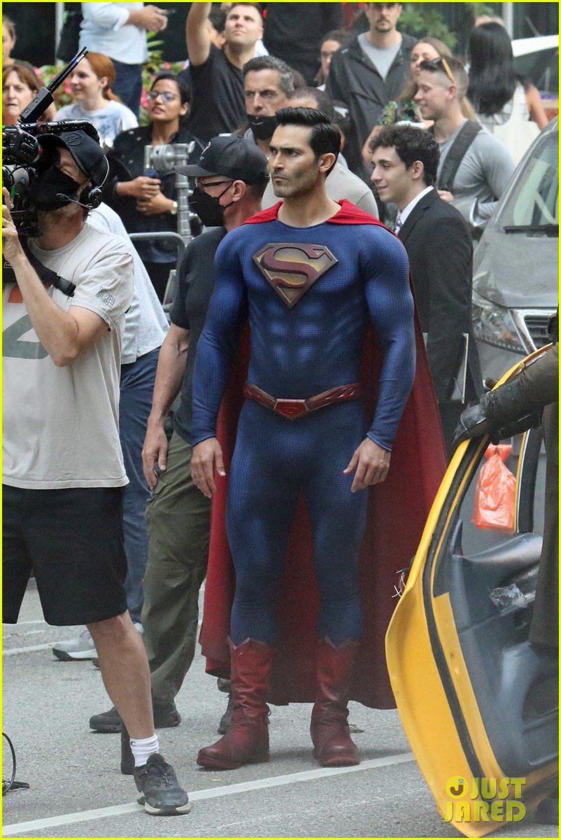 ThinkSupermanTH's tweet photo. #SupermanAndLois on Set 

@tylerhoechlin 

© Just Jarred (3/) https://t.co/7CdIsZPqQI