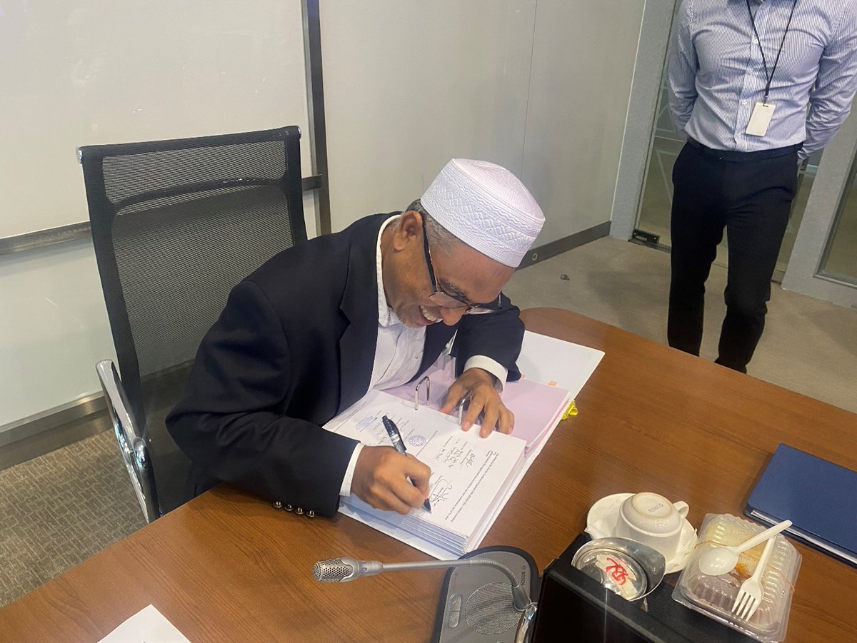 JKR_CKM's tweet photo. 9.9.2022: Sesi Penyerahan SST secara 2 dalam 1 yang disempurnakan oleh Pengarah Kanan CKM bagi Kerja-Kerja Menaiktaraf dan Penggantian Sistem Lif di Hospital Melaka, Melaka (Tender Semula). Turut hadir Pengarah Khidmat Pakar CKM, JMPK BPPPKB @zalina_my &amp; KJMN JKR Melaka. https://t.co/WdTMJwSKee