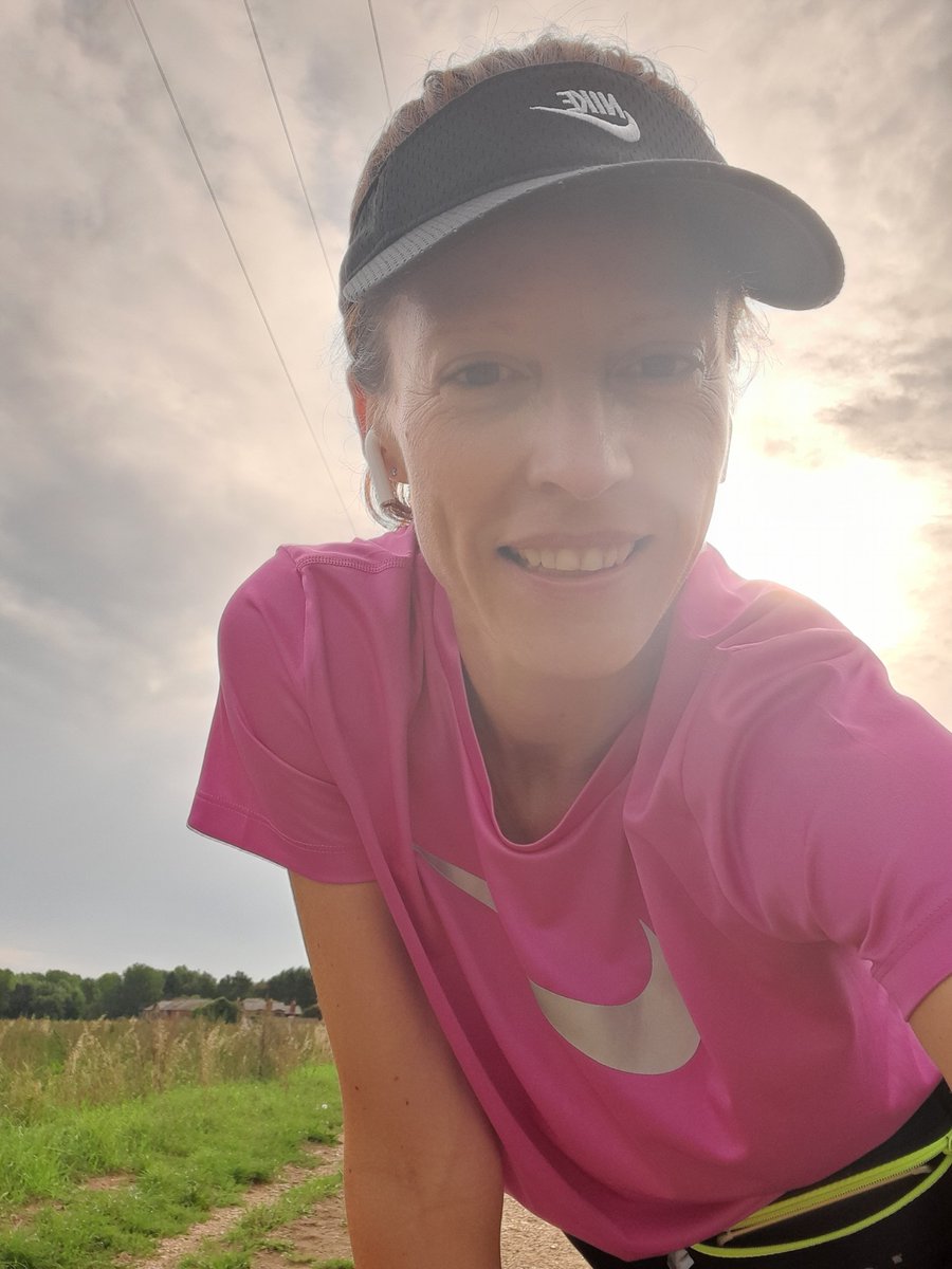 Hannahdementia's tweet photo. Decided to run #Portsmouth @Great_Run 🏃♀️ My all time favourite race in mums hometown and fitting race for an Admiral Nurse @DementiaUK #Dementia #VeryFlat @WomensRunning https://t.co/zgWRwky4Wm