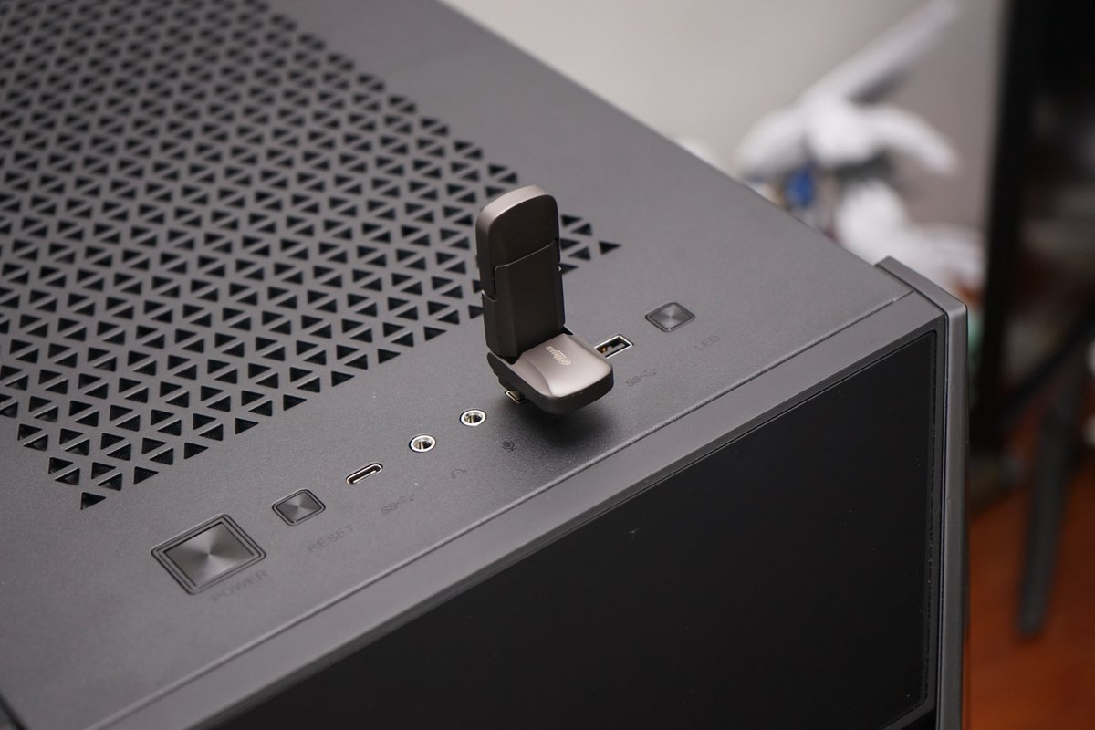 dahuamemory's tweet photo. #dahua S809 series solid state #usb flash disk can transfer data between computer and mobile phone fast⚡. What do you often use USB flash drives to memory?
#dahuamemory #dahuatechnology #dahuacctv #usbphone #udisk https://t.co/bnNi475xqy