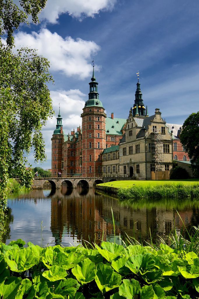 John300470's tweet photo. Frederiksborg Castle, Denmark 🇩🇰 https://t.co/UVRVTi4B1b