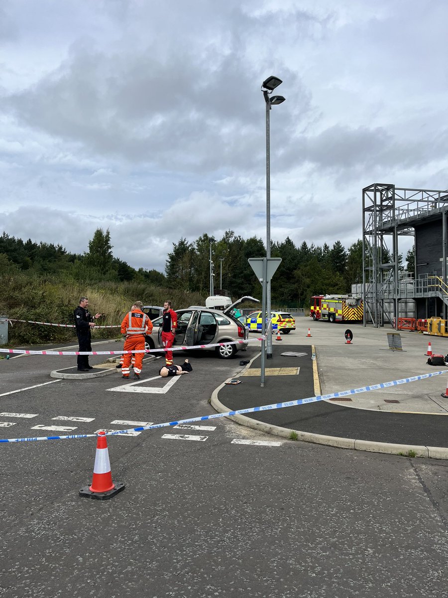 phemcc's tweet photo. Week 2 started with lots of multidisciplinary working with Fire and Rescue @CDDFRS  and @Cumbriapolice @CumbriaRoadsPol in all kinds of different medical + trauma situations. https://t.co/mcXvHaUq6S