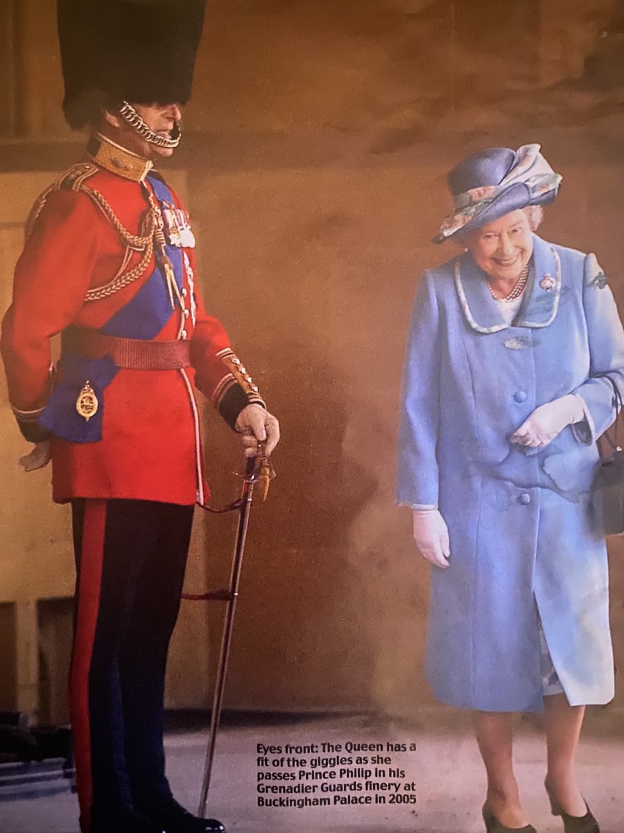RevCbo's tweet photo. There have been many images since Her Majesty’s QEII’s death on 8th September but this is one of my favourite’s … from ⁦@DailyMailUK⁩ in 2005, Church is now open for prayer, do join us at 9:15am for Morning Prayer this morning…#queen #remembrance #condolence #churchopen https://t.co/7KzzpvxwY5