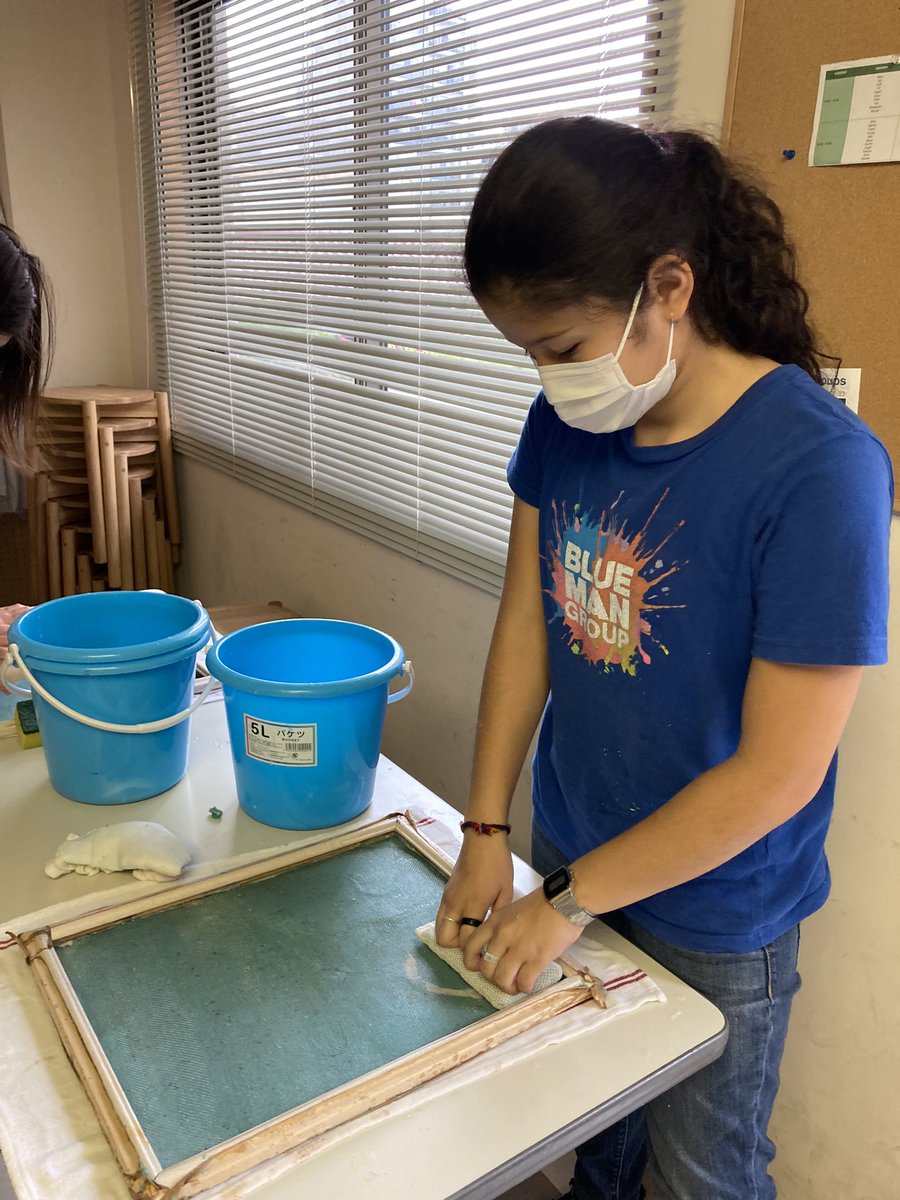 MSTmiddleschool's tweet photo. #MSTEucalyptus Is making paper for the honesty shop #WeAreEucalyptus #MSTIndependence https://t.co/SSv1eNxyLZ