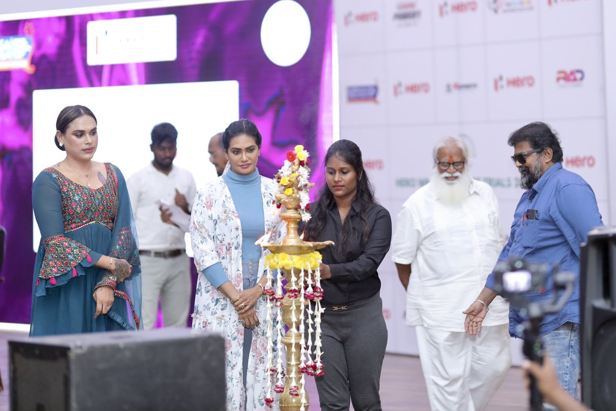nive_jessie's tweet photo. WOMENS MOTORCYCLE CLUB 2nd yr Anniversary - HERO WMC DIRT RACE TRIALS 2022 inaugurated by BHARATH - DSP Chengalpattu,
Dr ANNAMALAI - Managing director of Karpaga Vinayaga Educational Group , Dr MEENAKSHI ANNAMALAI Director of @KVCET_ &amp; Legend BULLET BOSE &amp; DIRECTOR MYSSKIN ♥️ https://t.co/lfX2Jr8Wvv