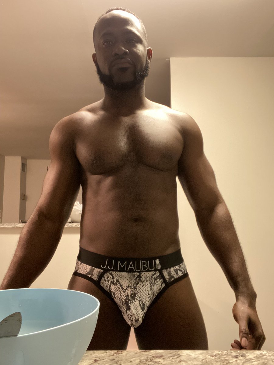 kachi_nna's tweet photo. About last night #preping #gayboy #black #african #nigerian #gay https://t.co/EbcDBkuCJm