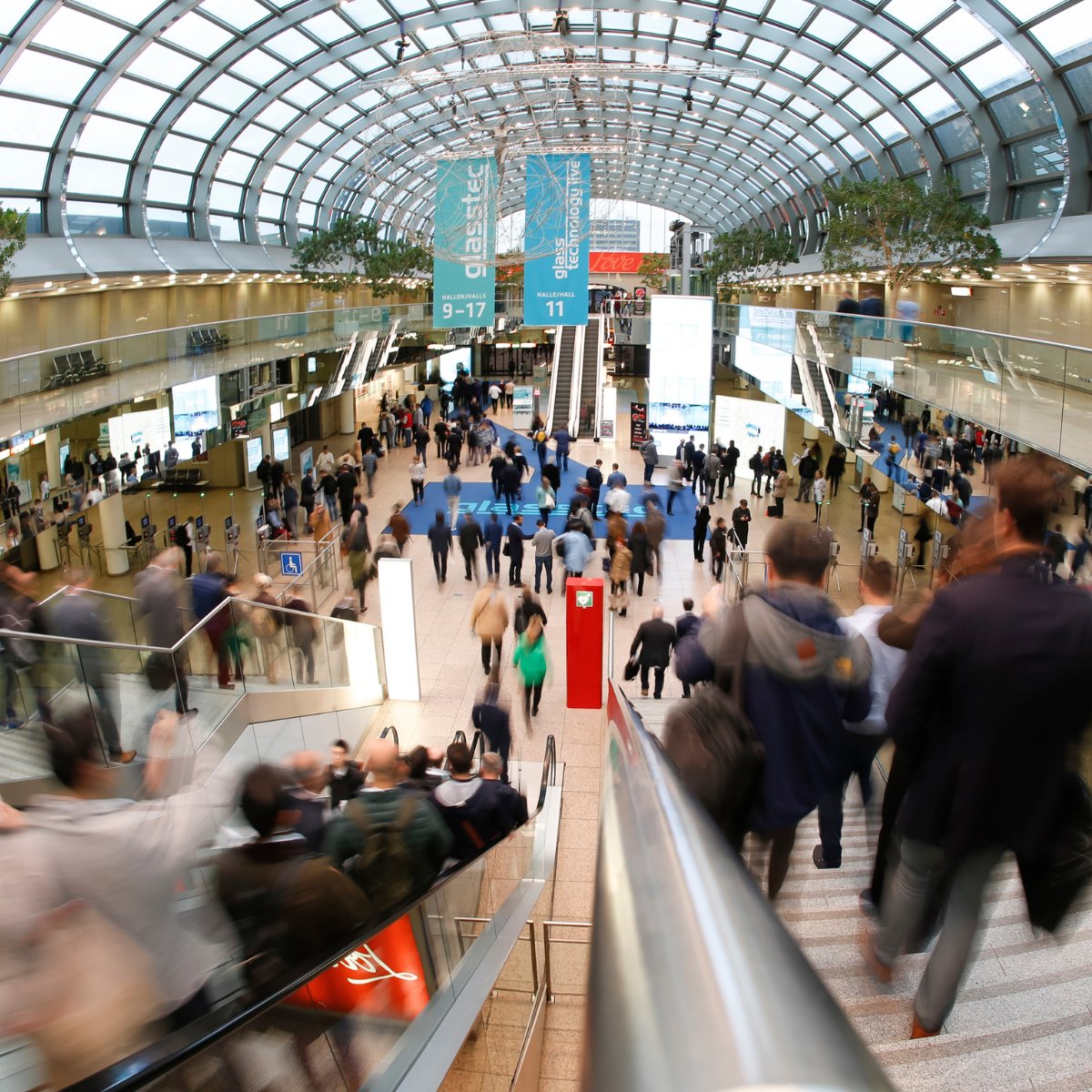 glasstec's tweet photo. glasstec 2022 will again live up to its role as the most relevant event for the glass sector with around 940 exhibitors from 47 nations! From 20 - 23 September 2022 trade visitors will be offered a wide array of products and solutions. 
🎬 Tickets: https://t.co/vjKraaKoZK https://t.co/ifUvmpq1dC