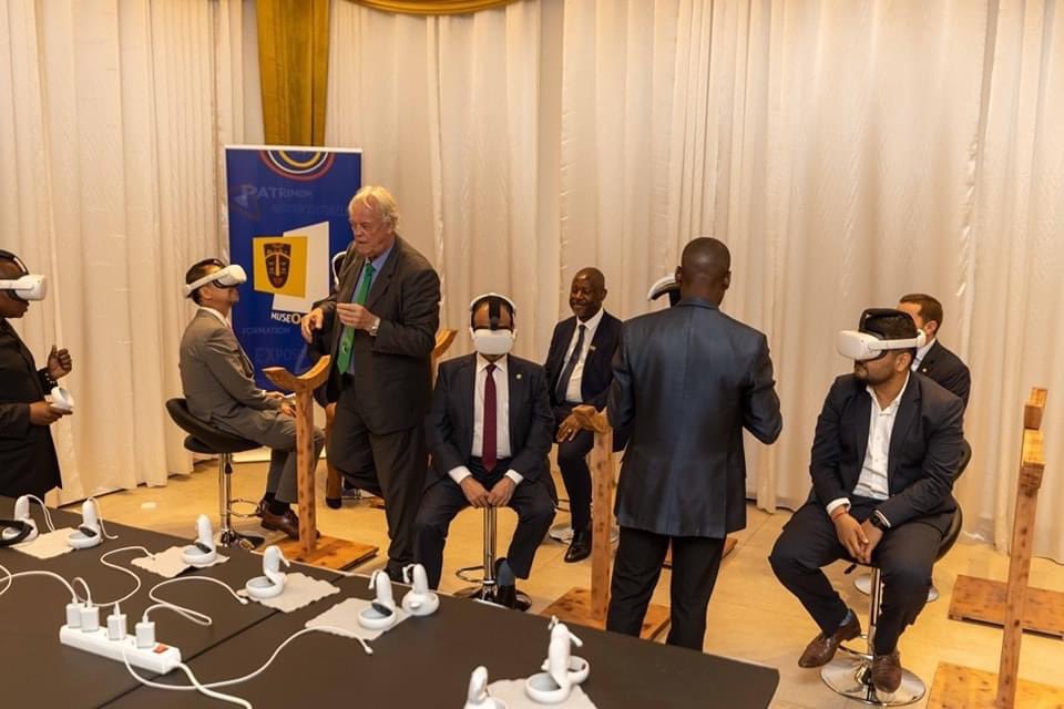 Des casques VR pour profiter d’une expérience immersive au Musée National du #Gabon. 

Quelle belle utilisation de la technologie pour promouvoir la culture. 
Well done !