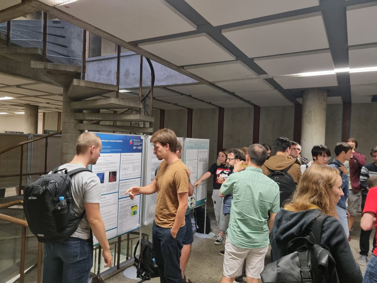 KrippendorfSven's tweet photo. Last night the #ASCschool finished with a poster session from the participants. Lots of discussions! https://t.co/EVghZM5af4