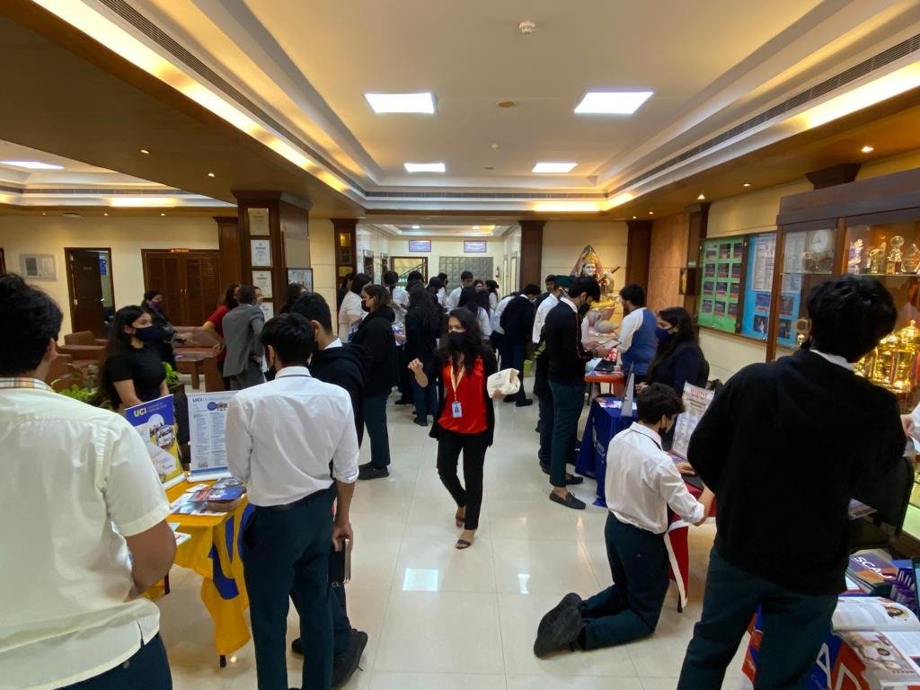 tina_santilli's tweet photo. @Ecole Mondiale World School learners were buzzing with excitement during at our University Fair this morning. #ecolemondialeworldschool #ibmyp #ibdp #ecolites #ecolecommunitystories #universityfair https://t.co/Ya4s2guEvO