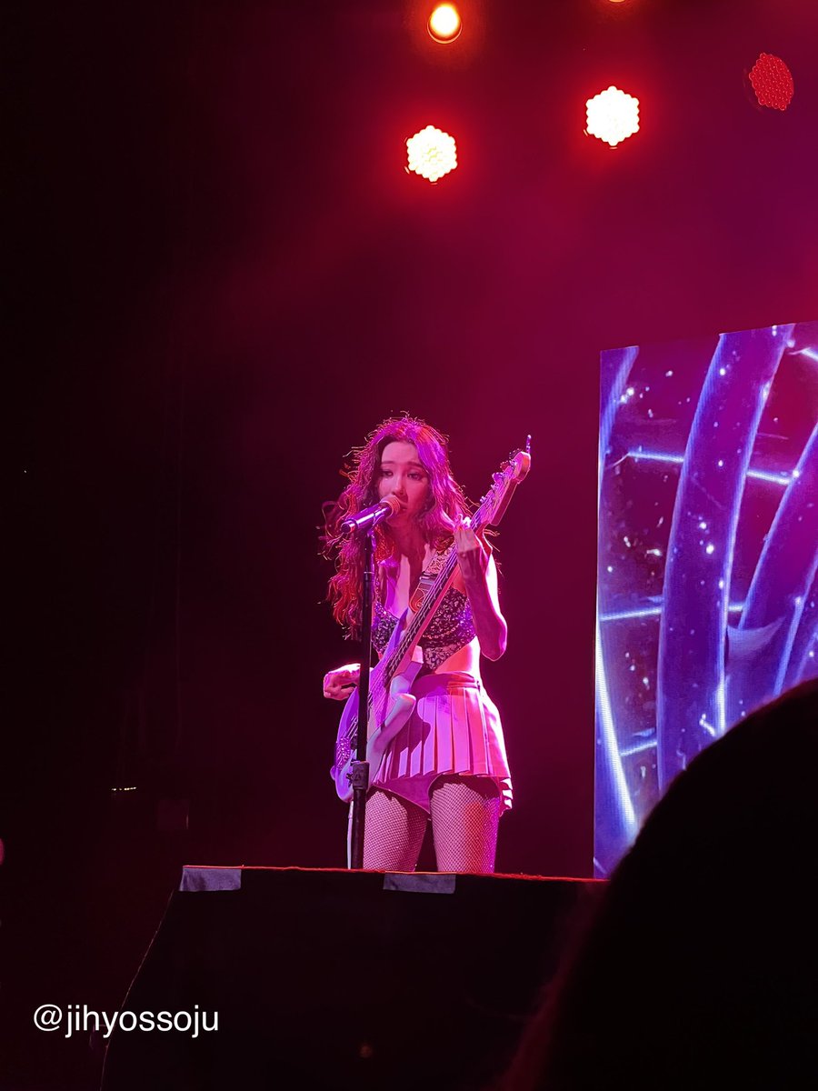 jihyossoju's tweet photo. thank you for making tonight a dream💫❤️🔥@miyaohyeah
#SUNMI_TOUR_GOODGIRLGONEMAD #GOODGIRLGONEMAD #SunmiinSF #Sunmi https://t.co/2OG2xZcfXM