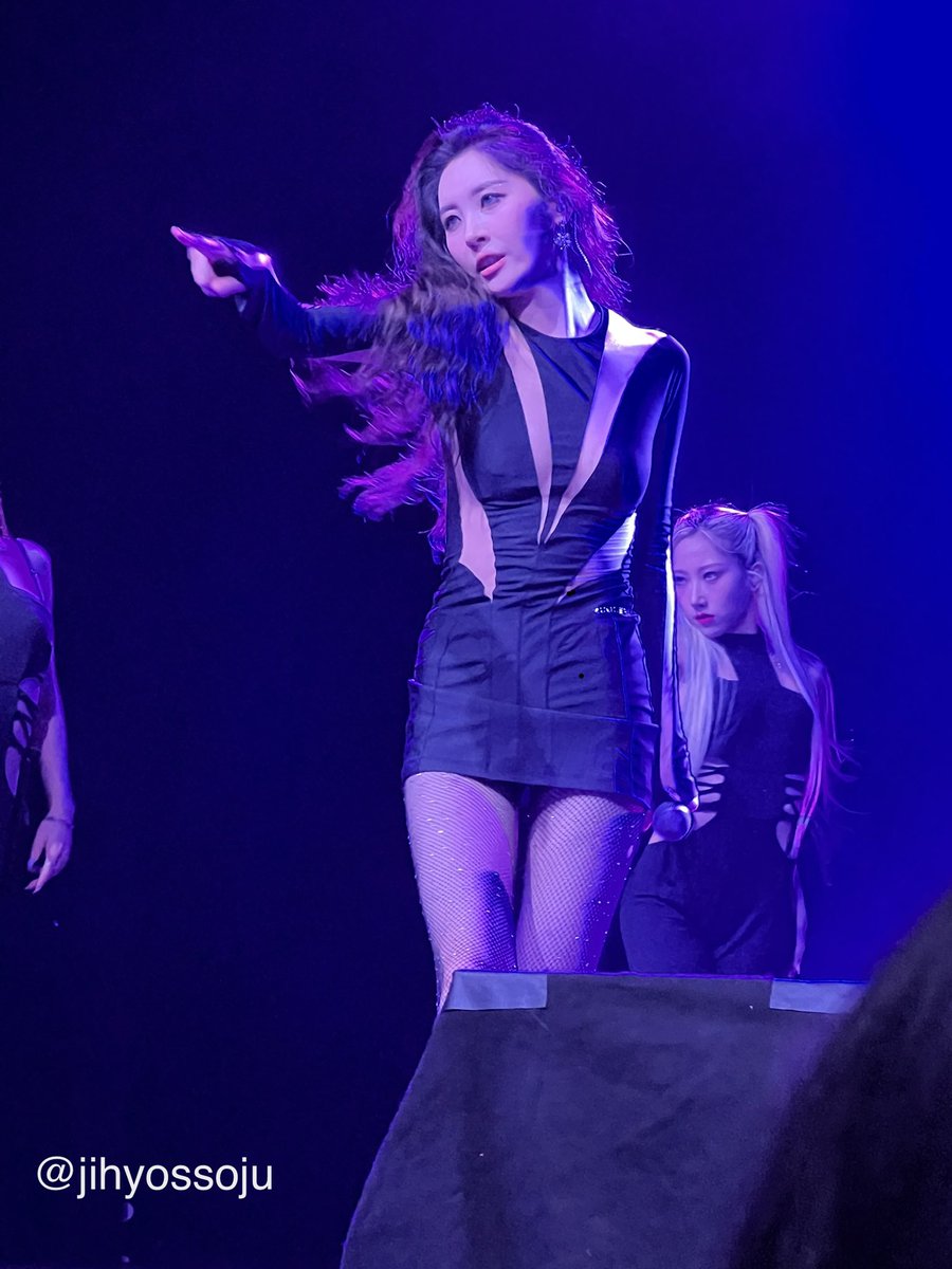 jihyossoju's tweet photo. thank you for making tonight a dream💫❤️🔥@miyaohyeah
#SUNMI_TOUR_GOODGIRLGONEMAD #GOODGIRLGONEMAD #SunmiinSF #Sunmi https://t.co/2OG2xZcfXM