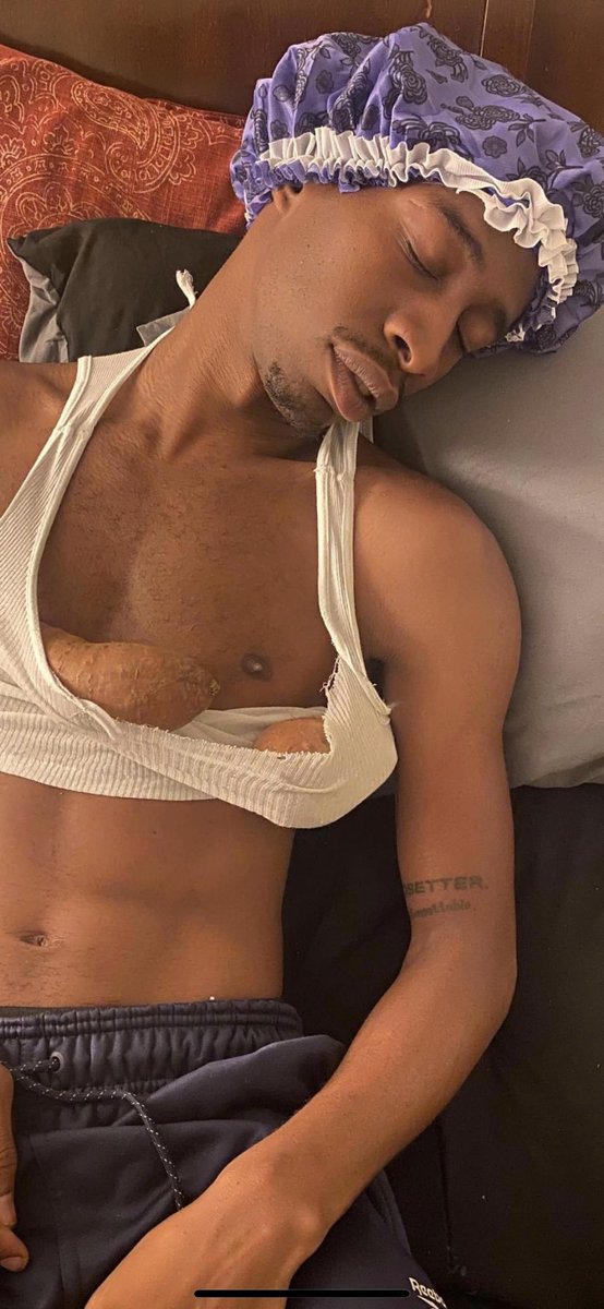 ADCPUNCH's tweet photo. How Females sleep without a bra 🫠
#love #Trending #women #FYP https://t.co/O3q1w2Kdm8