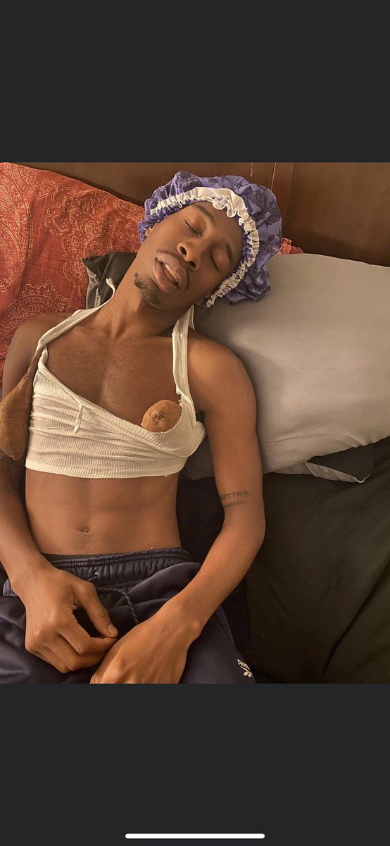 ADCPUNCH's tweet photo. How Females sleep without a bra 🫠
#love #Trending #women #FYP https://t.co/O3q1w2Kdm8