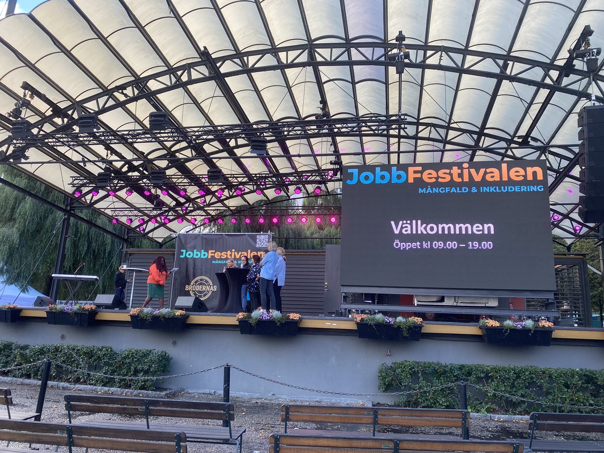 HaasmarkSara's tweet photo. Är på #jobbfestivalen idag https://t.co/1uLOsI9lBT