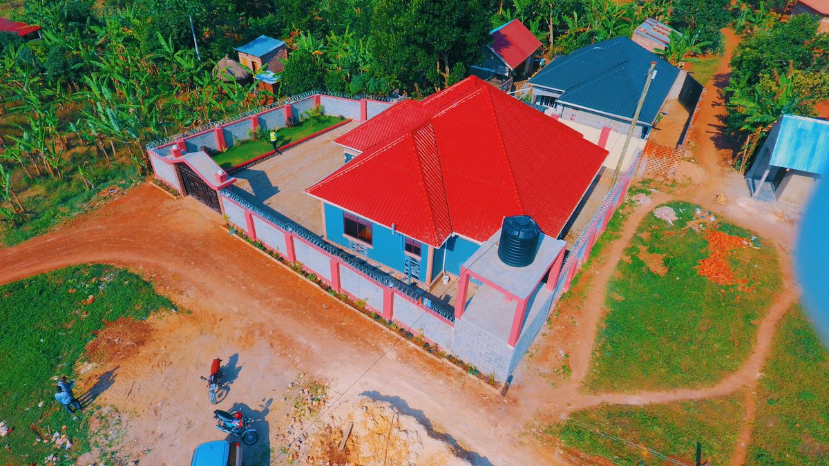 property_abode's tweet photo. As the year is coming to an end, dont be left out. You can also be a land or property owner too. Visit our offices on SJ complex opp. Makindye Military barracks or contact us on 0757994000 or 0778977686 for the best deals in town. #mzee https://t.co/H6TTps34KS