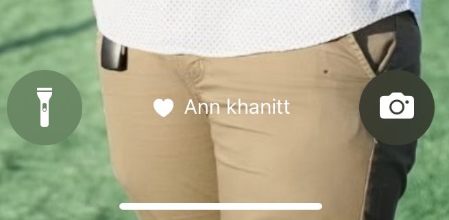 imanniiou's tweet photo. เออ พึ่งรู้ว่าios16 มันใส่ชื่อตัวเองให้อยู่บนหน้าจอกับแสดงไอคอนตรงสัญญาณมือถือได้ว่ะ เข้าไปตรงที่ตั้งค่า แล้วเลือก โฟกัส และก็กดตรงที่กำหนดเองอ่ะ มันสามารถเลือกไอคอนกับใส่ชื่อเราได้ แล้วไอคอน🤍ที่เราเลือกจะไปอยู่ที่สัญญาณมือถือกับชื่อเราที่หน้าจอล็อค น่ารักจัดๆ 🥺💕✨
 #iOS16 https://t.co/V3Eym5E25R