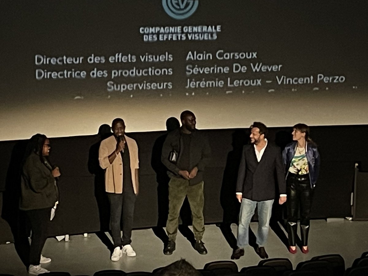 NicoleW_Star's tweet photo. #TIFF22 #TheGravity: Gritty yet gorgeous sci-fi set in the banlieues of Paris. #LaGravité @Cedricido1 https://t.co/FLYzaoUpv8