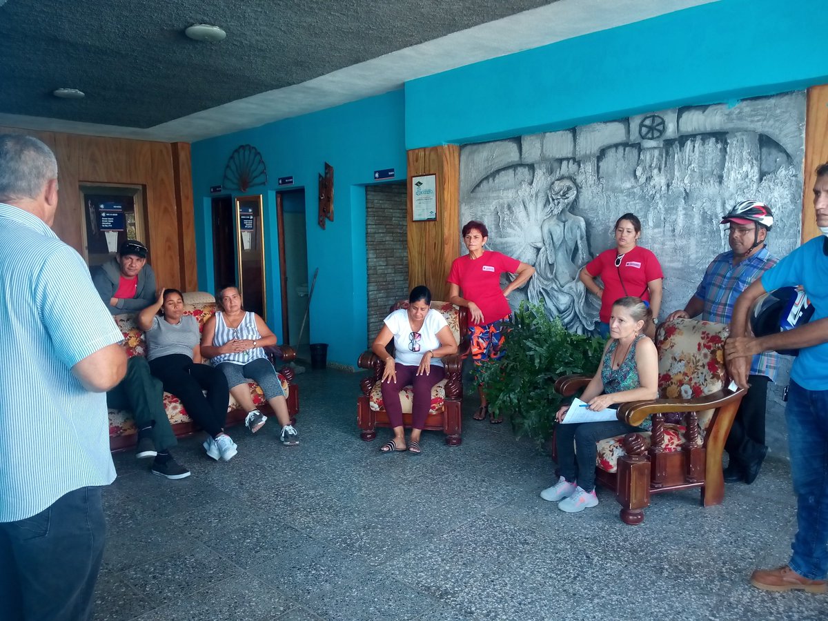 Capacitación sobre Resolución 253/2021 sobre el manejo de los desechos peligrosos en la Oficina Central de nuestra Empresa.
#PorUnMundoMejor
#ConstruyendoPorLaVida