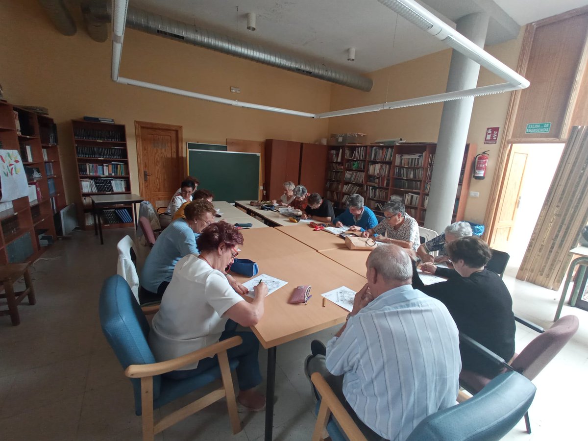 CDRSequillo's tweet photo. Ayer #Martes #Nuestr@sMayores de #SanPedrodeLatarce comenzaron el #ServicioDePromociónDelEnvejecimientoActivo del @CDRSequillo. Nada más hay que ver a las personas participantes para saber con qué ilusión han vivido el comienzo del curso. 👏👏
@Dip_Va  @jcyl https://t.co/kasiSArm36