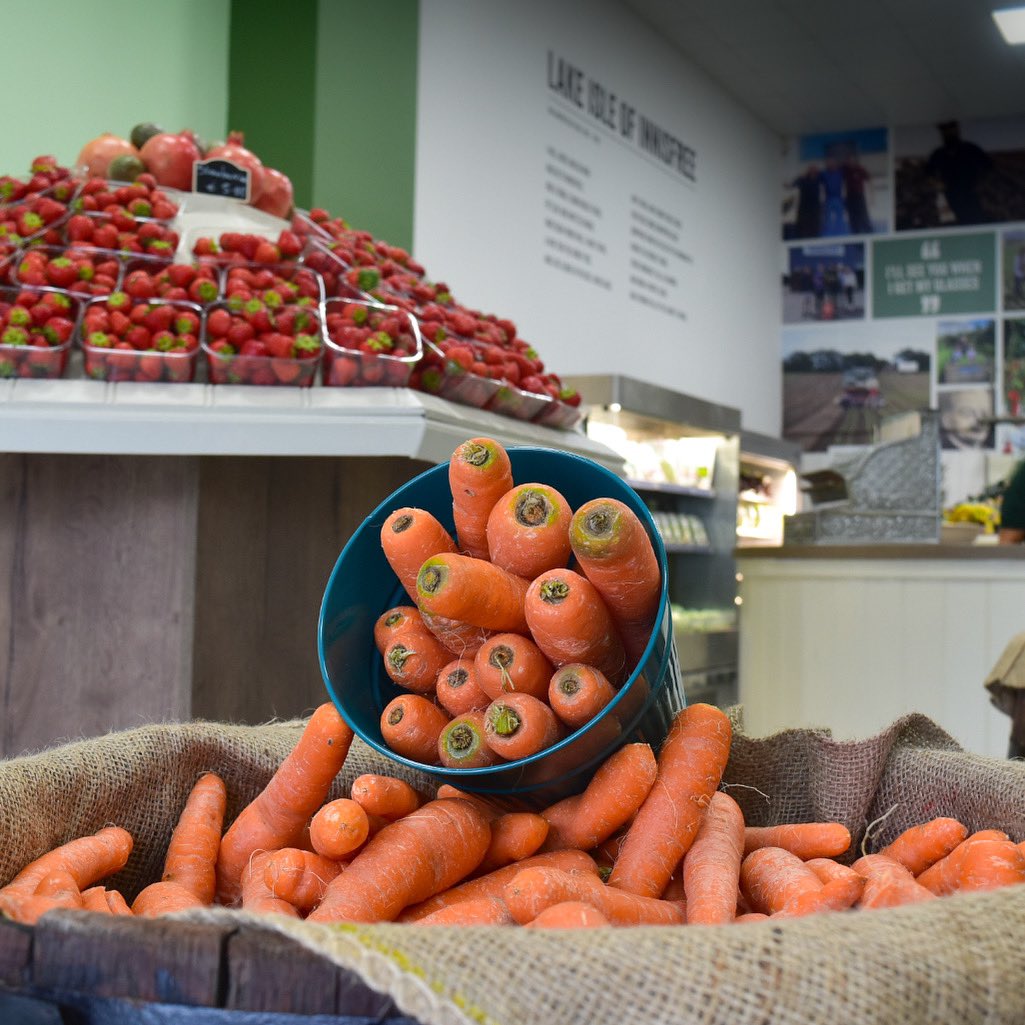 buddysmarket's tweet photo. Pop in to our new look Buddy’s for the freshest midweek treats. We’re open today from 9AM to 3PM. 

🥕🍓

#foodphotography #irishfood #irishfoodie #irishfoodblogger #openforbusiness #dublin #ballymun #buddyfarmersmarket #foodstagram #irishbusiness #localbusiness #shoplocal https://t.co/bivhavGgo2