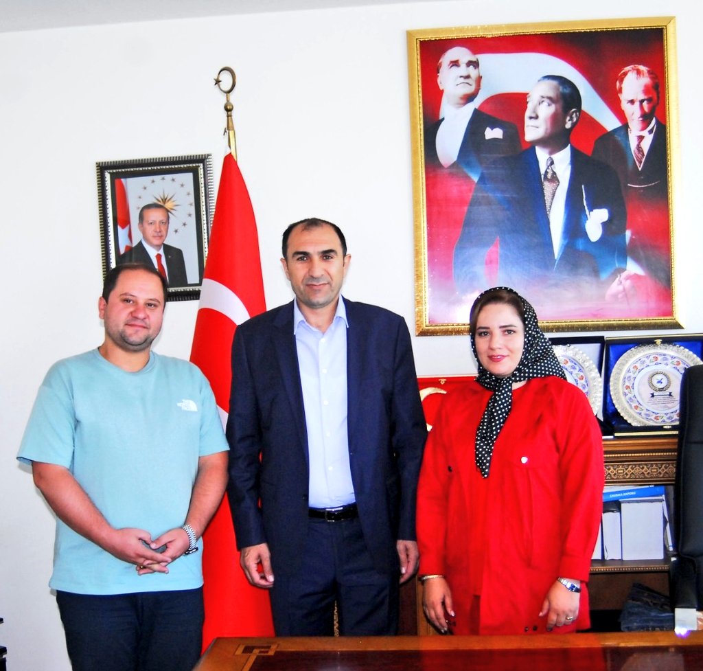 İran, Van İçin Olmazsa Olmazdır...
Arman Safar Turizm Acentesi yetkilileri Sayın Neda Arman ve Sayın Mehran Arman, başkanımız Sayın İsa Berge'yi makamında ziyaret etti. İran turizm potansiyelinin şehrimiz ile esnaf ve sanatkarımıza olan katkılarını istişare ettik. 
<a href="/isaberge65/">İsa Berge</a>