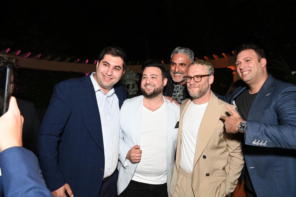 shimijay's tweet photo. What a great night @Sethrogen @RezaFarahan thank you guys for bringing the energy! #HFC #Censible https://t.co/992SoxmCzF