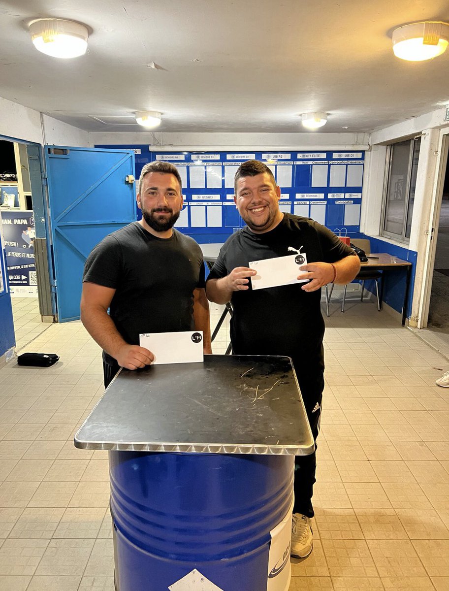 STJLB's tweet photo. 🤝🏼 TOURNOI DE PÉTANQUE ➡️

Pas de problème de #tendinite pour le duo Flavien et Lorenzo qui remporte le tournoi de pétanque organisé par le club 🏆

Bravo à eux pour le sans faute durant la compétition 👊🏼

Petite photo pour la victoire 📸

#TeamSJLB 🔵⚪️ https://t.co/7qcosuXYfp