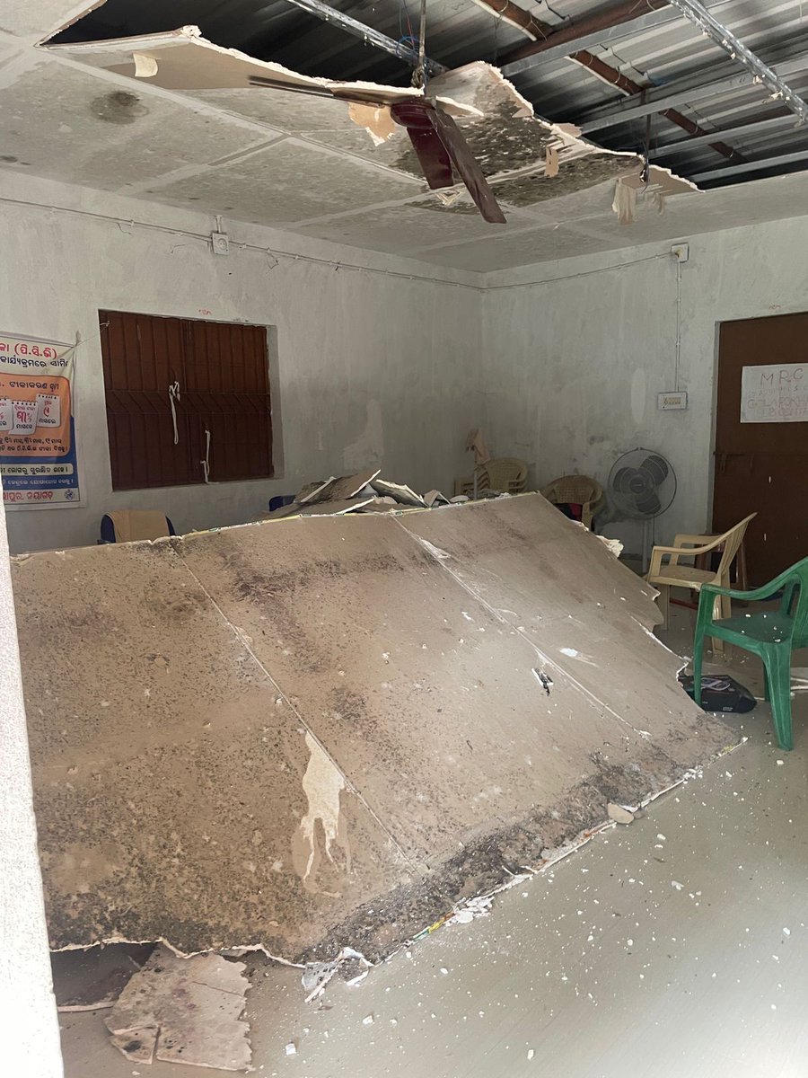 c_golapokhari's tweet photo. This is golapokhari HWC , the build quality of HWC is very poor, so this was happen today @9:00 am .@nabadasjsg @nhmodisha @HFWOdisha @ArgusNews_in @Naveen_Odisha @IPR_Odisha @otvnews https://t.co/ihJ7luqO2l