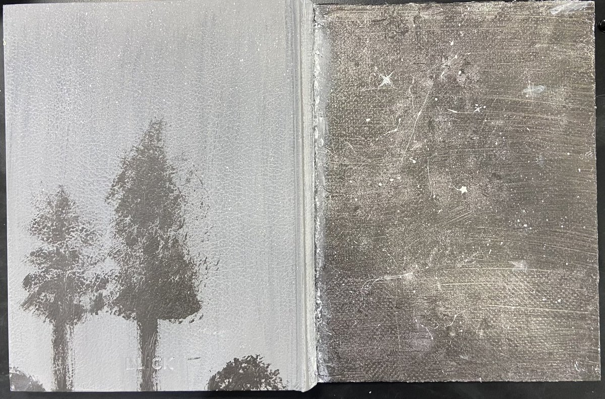 aiscvisualarts's tweet image. #AISCMiddleSchool artists completed their first unit. They designed the cover pages of their #InvestigationJournal expressing important pieces of their #Identity. A few artworks by the #AISCLearner #AISCInTheClassroom #AISCArts