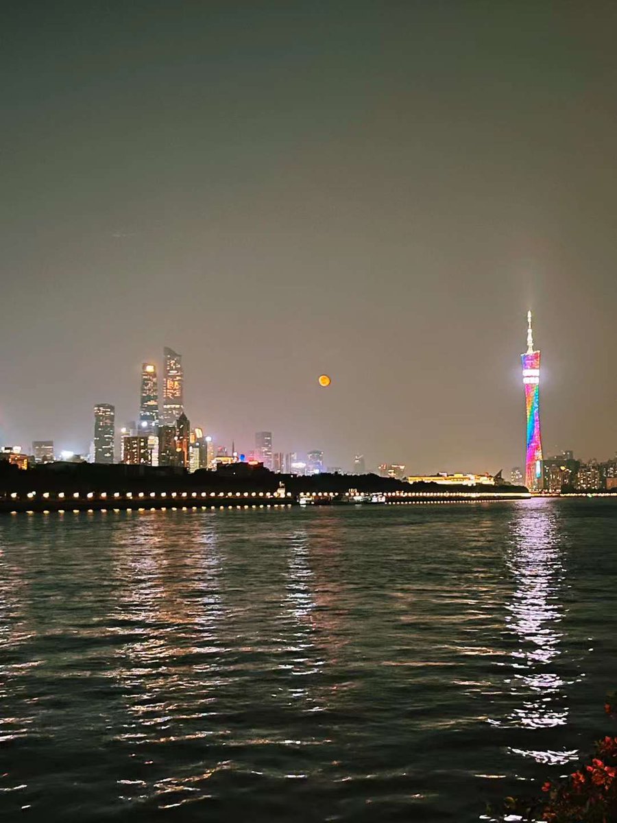 Augustine_hu's tweet photo. moooon https://t.co/mFMm2xf55c