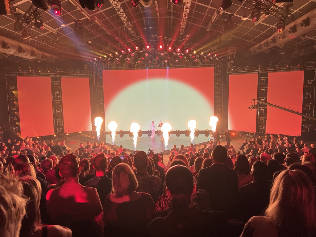 SteveMolk's tweet photo. BRILLIANT @MitchTambo! #9Upfront https://t.co/9Y3XDfGt2O