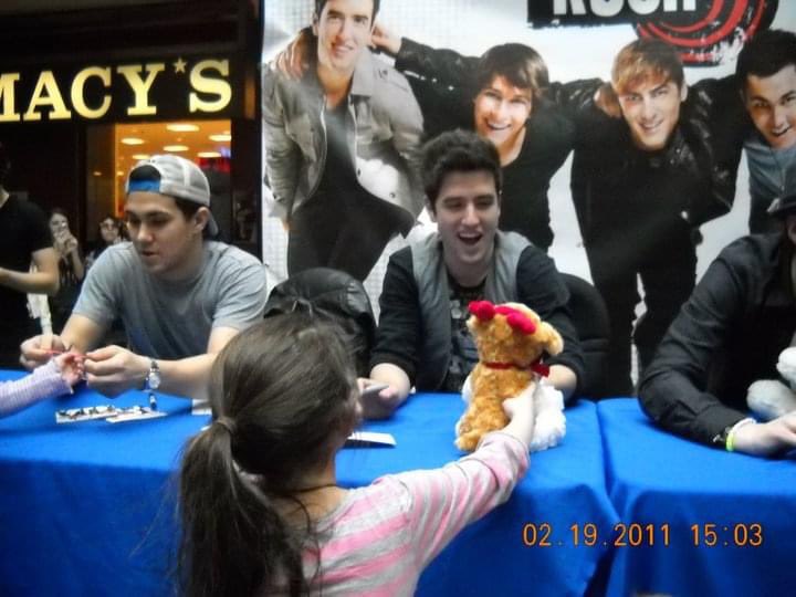 I m up at 2:30 for no reason but HAPPY FREAKIN BIRTHDAY LOGAN HENDERSON!!! ILY ILY ILY!   