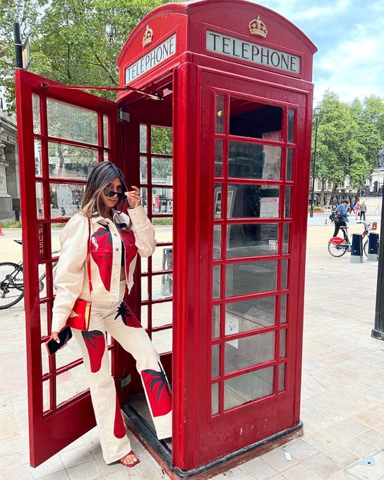 Let me take you down, cause I&rsquo;m going to&hellip;&hellip; 🍓❤️&zwj;🔥 https://t.co/eXDRMj1b4U<a href="/tag/teamcanelo"class="tags"><span>#teamcanelo</span></a><a href="/tag/caneloggg"class="tags"><span>#caneloggg</span></a>