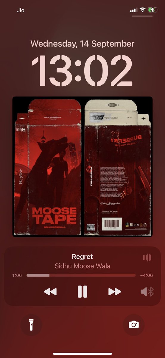 rdsushant's tweet photo. No option to control volume on lock screen ? @AppleSupport @Apple @AppleMusic #ios16 #ios https://t.co/9YAIYBTSTt
