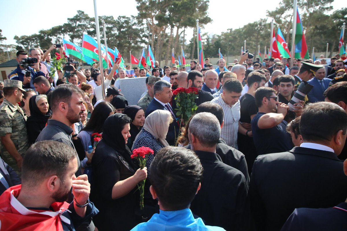 ireli_pu's tweet photo. Ensign Sabuhi Ahmadov, who was #martyr|ed for the territorial integrity of #Azerbaijan, was buried today in II. Honorary Alley.

📌 He was martyred during the #provocations committed by #Armenia against Azerbaijan. 

Şəhidlər ölməz! Vətən bölünməz!
#hərşeyVətənüçün #ireli2022 🇦🇿 https://t.co/8hMVdVxMmY