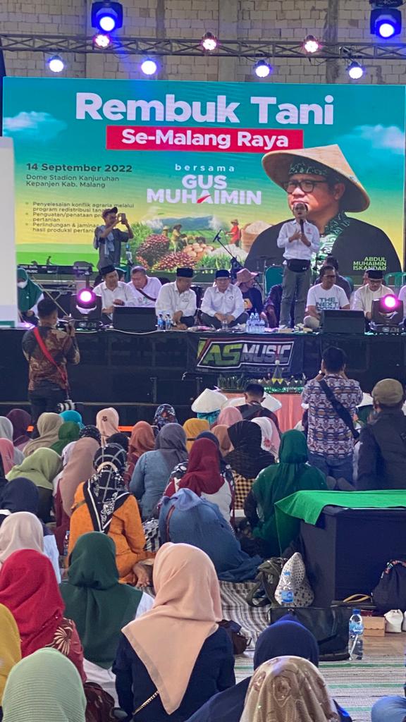dan adanya rembuk Tani ini bisa perkuat sesama kaum tani. Maju Terus Kaum tani #GusMuhaiminRembukTani