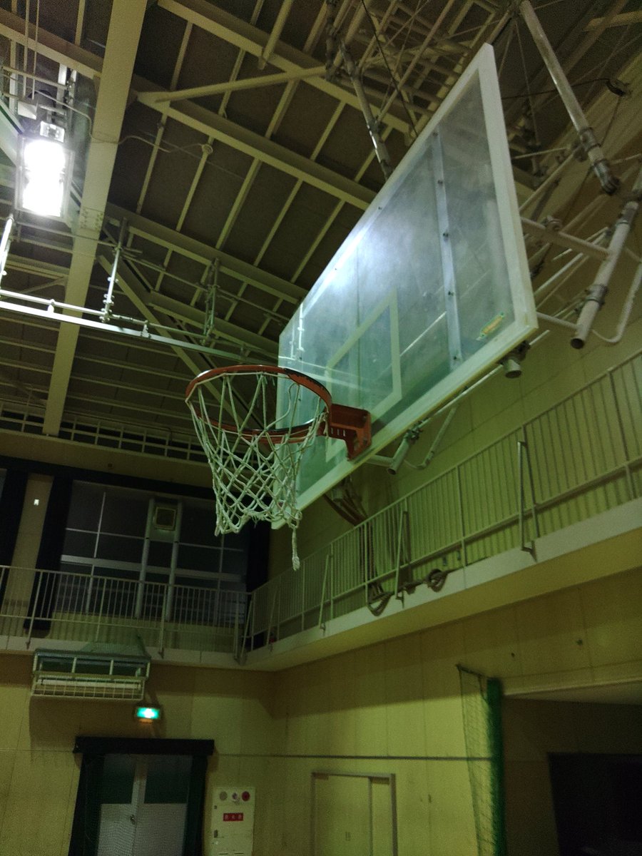 okunocchi802's tweet photo. 超久々のバスケ、コロナ対策で一年以上休止の末、幹事の頑張りで再開❗
翌日はお約束通りバッキバキの筋肉痛😖😖😖
幹事おおきにっ‼️ https://t.co/DclzNbyLsg
