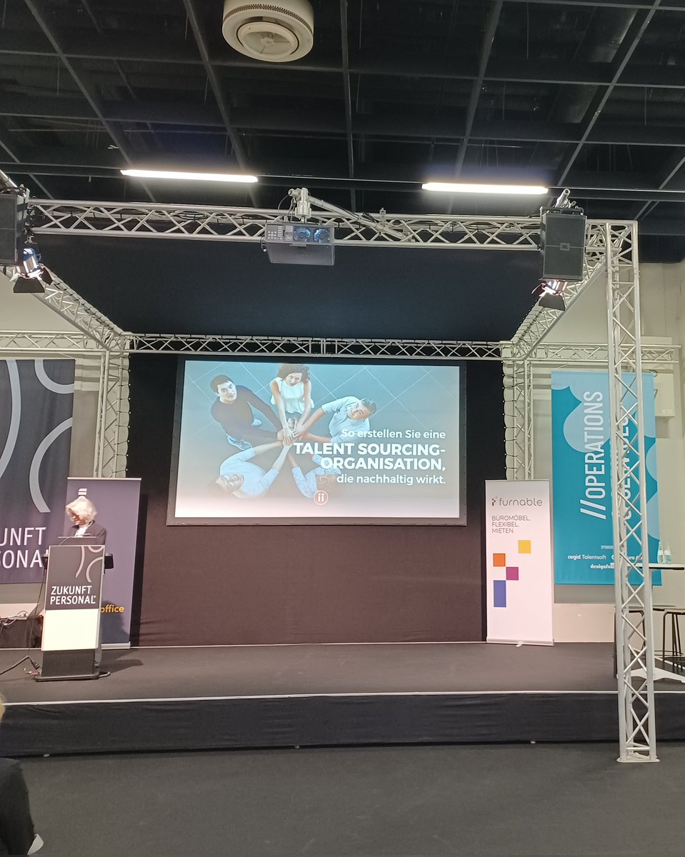 Gleich geht's los! 🤩 <a href="/BarbaraBraehmer/">Barbara Braehmer</a> <a href="/_intercessio/">Intercessio</a> <a href="/AnnaBoerner_/">Anna Börner</a> #ZPEurope22