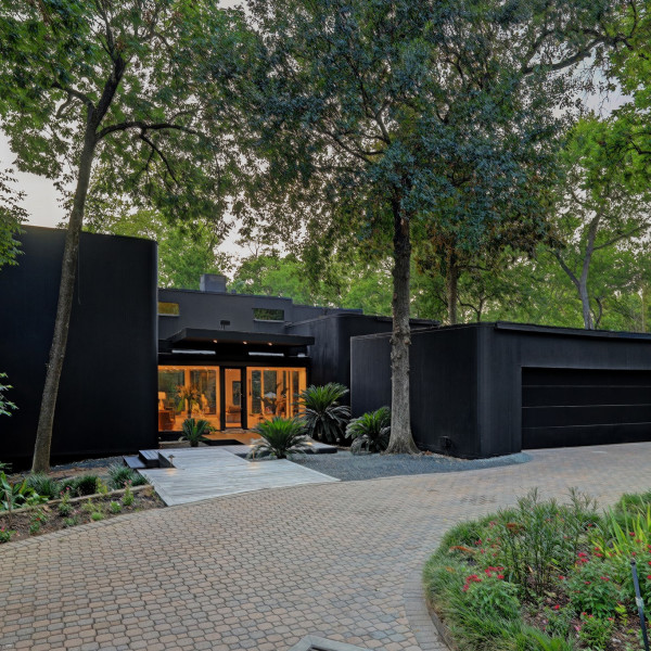 Contemporary 'treehouse' masterpiece in Piney Point lists for $2.8M dlvr.it/SYJKv7