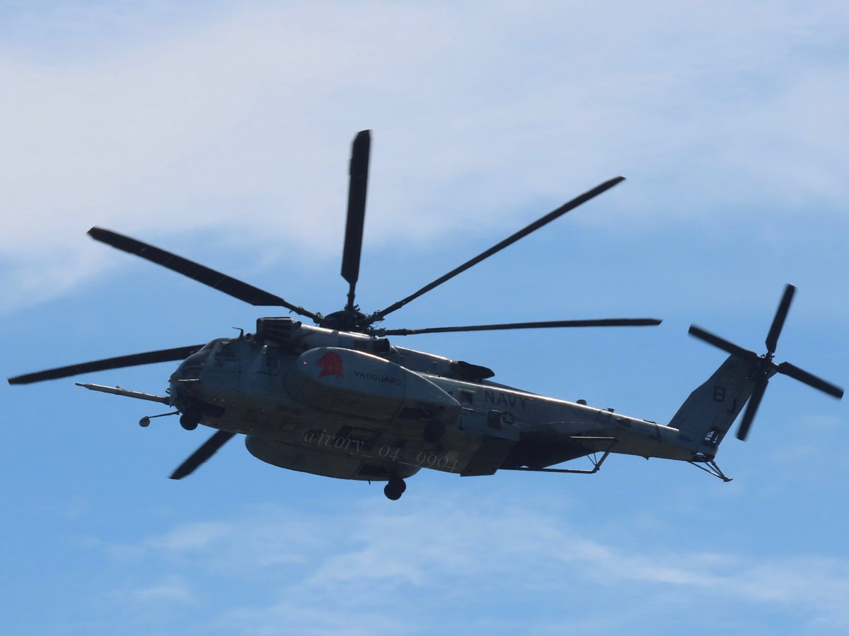 ivory_71_US_2's tweet photo. 9.13 MCAS IWAKUNI
MH-53 Super Stallion HM-14 Vangurd
一度T &Gをしたのち着陸。上がりは20のFから上がり無し。
#岩国基地
#mh53
#mh53superstallion
#hm14
#hm14vangurd https://t.co/fsiJtaRkrq