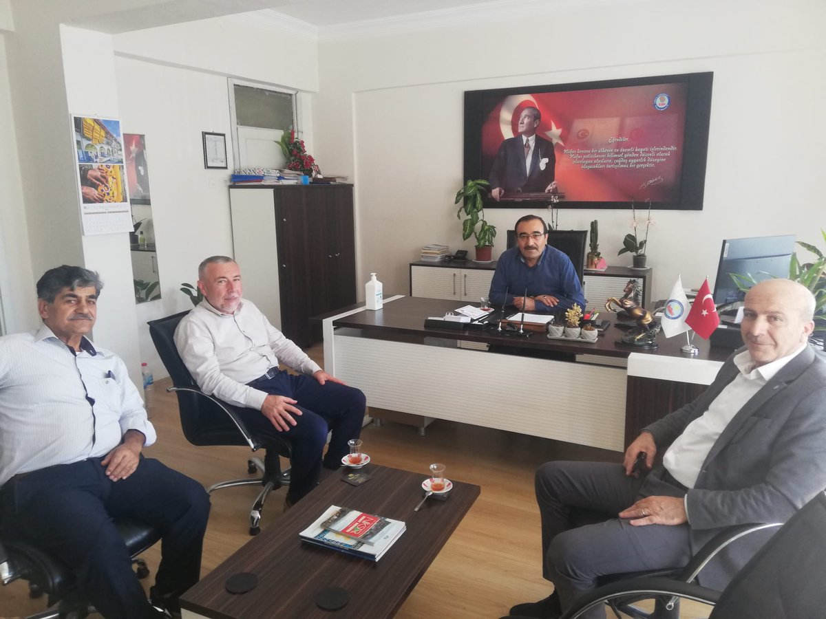 Müdürlüğümüze ziyarette bulunan Niksar Esnaf ve Sanatkarlar Odası Başkanı Sayın Ekrem ÖZŞEN  ve Yönetim Kurulu Üyelerine teşekkür ederiz.
