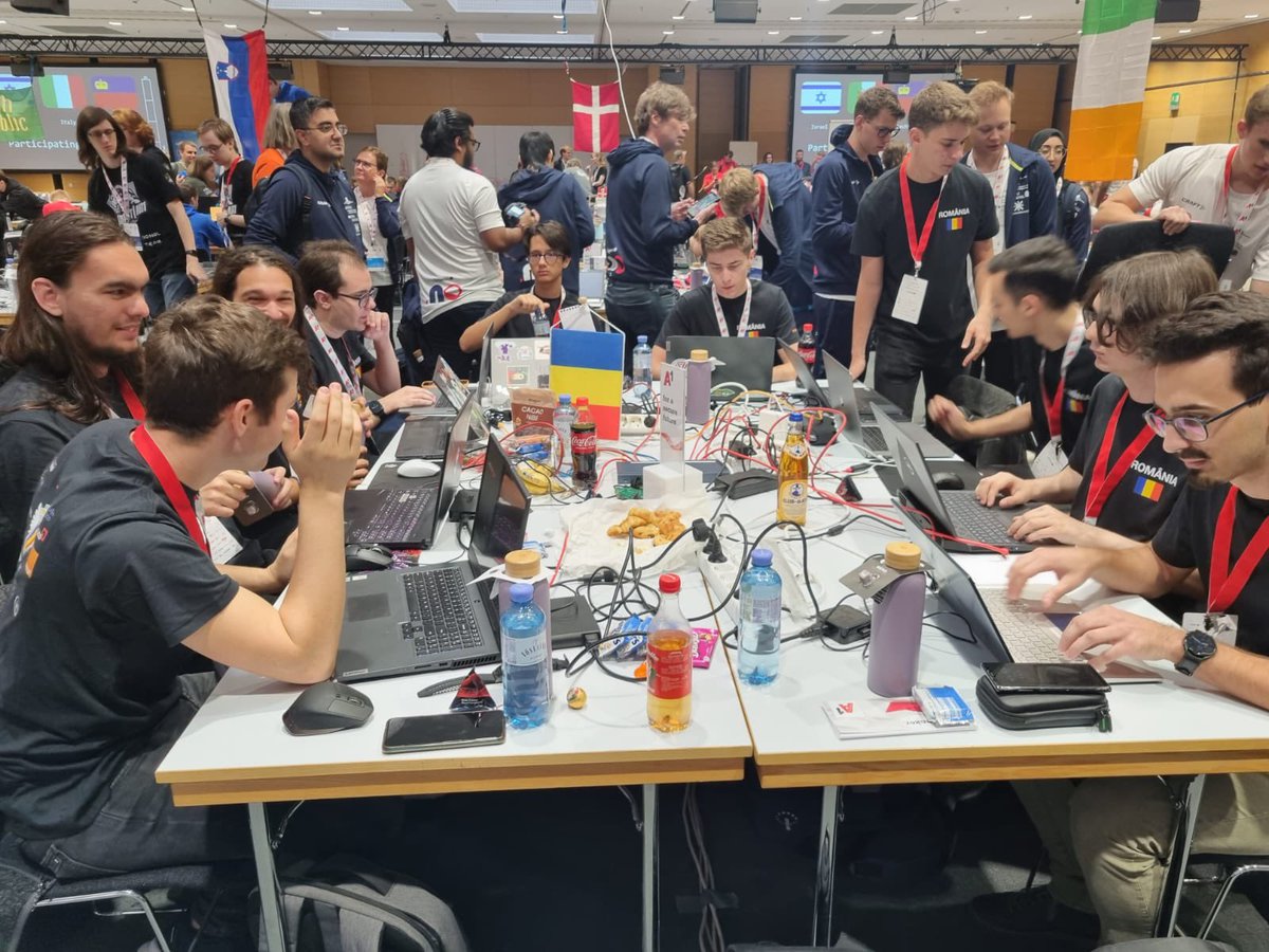 ECSC_Romania's tweet photo. 🏆 Am luat startul cu entuziasm și încredere în ediția șapte a Campionatului European de Securitate Cibernetică - #ECSC2022. 

👨🏻‍💻 Astăzi și mâine ne vom lupta pentru trofeu cu alte 27 de echipe din UE și ne vom măsura priceperea împotriva altor 5 invitate.

🇷🇴 Hai #TeamRomania! https://t.co/0pO5704lFw
