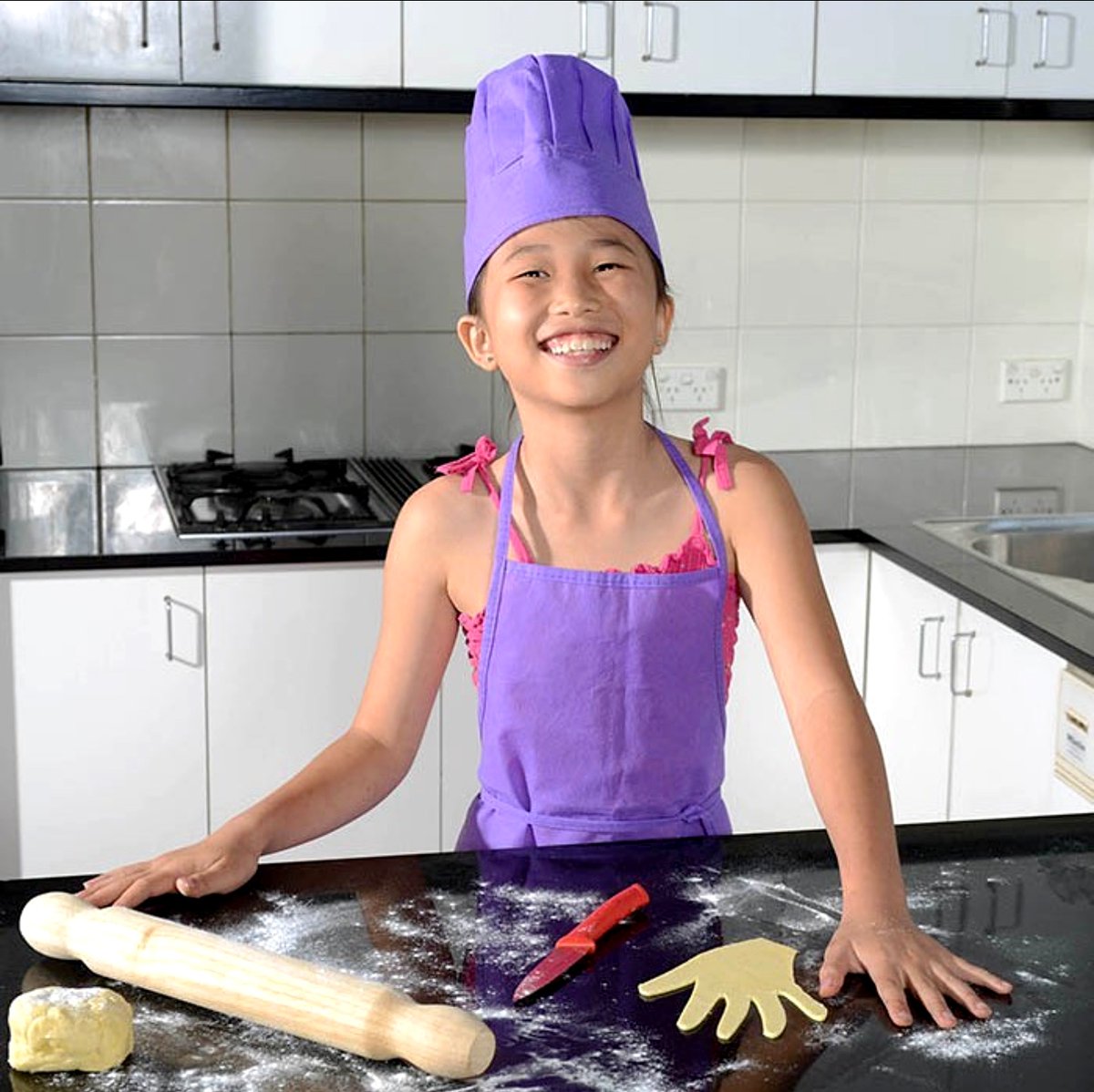 LyndeyMilan's tweet image. Have a keen mini cook (or more) at home? Book them into a cooking class these holidays: bit.ly/3eJApvk.

#lyndeymilan #homecook #homecookhero #foodie #getkidscooking #kidscookingclasses #kidsinthekitchen #cookingclasses #schoolholidayactivities #minichef #kidsclasses