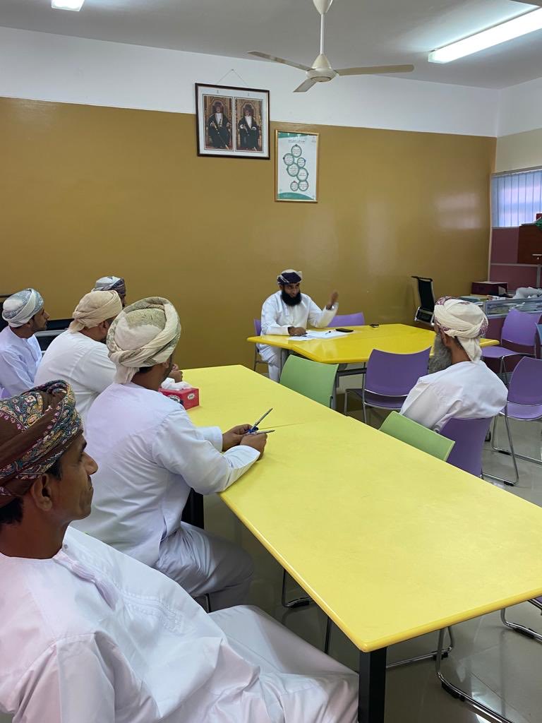 nsnasn's tweet photo. اجتماع إدارة المدرسة بلجنة الانتظام والانضباط الطلابي للعام الدراسي ٢٠٠٢ / ٢٠٢٣م لمناقشة آليات العمل و المهام المنوطة باللجنة من أجل توفير بيئة آمنة لأبنائنا الطلبة. #مدارسنا_مستقبل_واعد https://t.co/tENSJTLBMQ