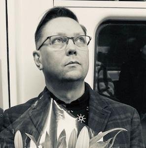 Dr. Shaun Cole is an Associate Professor in Fashion at Winchester School of Art. His interest lies in sexuality and dressed appearance as his works examine the dressed male body and how sexual subjects are formed in terms of gender, class and ethnicity.