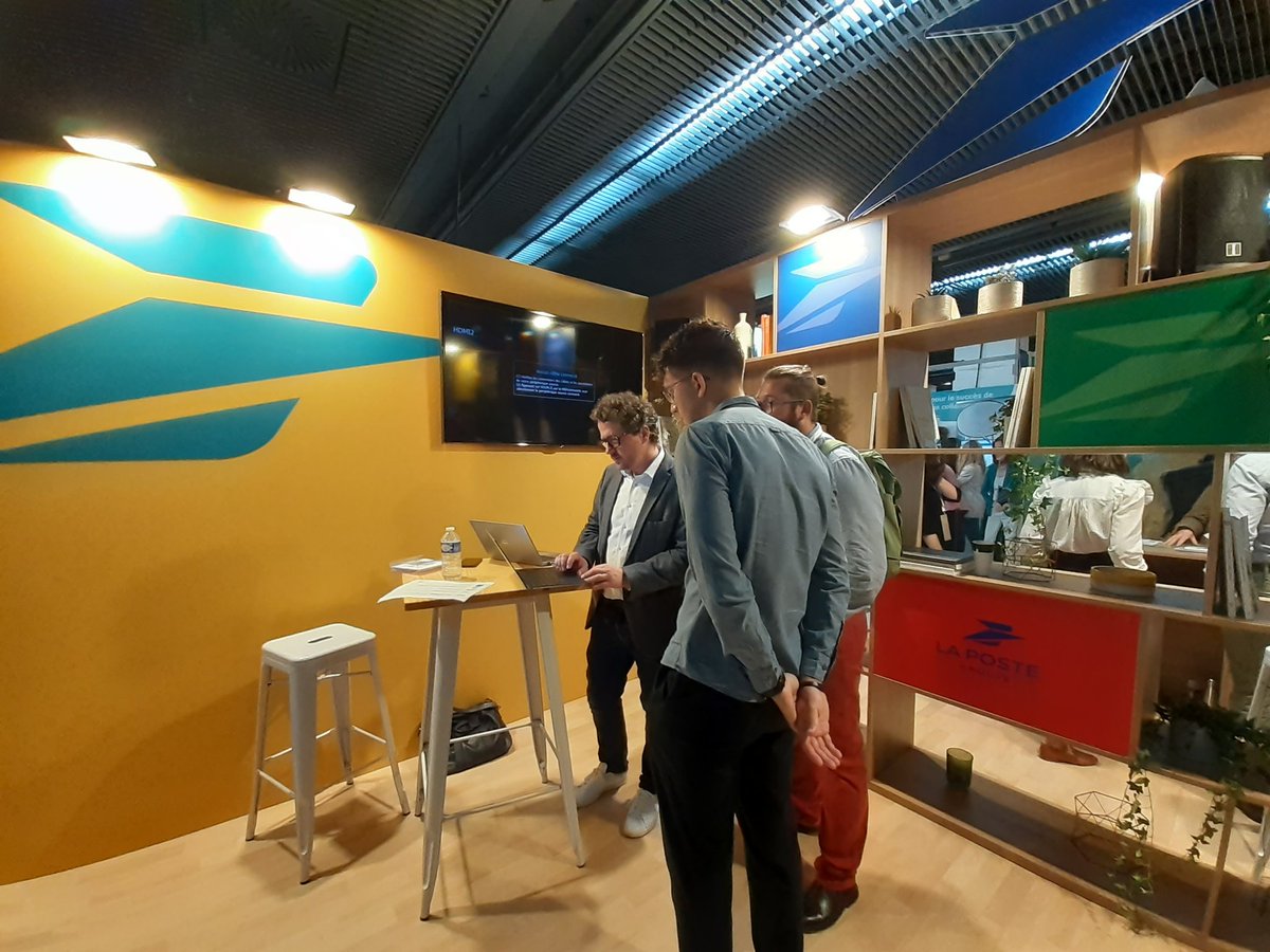 2ème jour !👌 <a href="/GroupeLaPoste/">La Poste Groupe</a> a <a href="/PRODURABLE/">Salon PRODURABLE</a>.  <a href="/GEOPTIS_SAS/">Geoptis</a> présente sa solution de #geointelligence sur notre stand. La donnée au service de la #transitionecologique #RSE #territoires