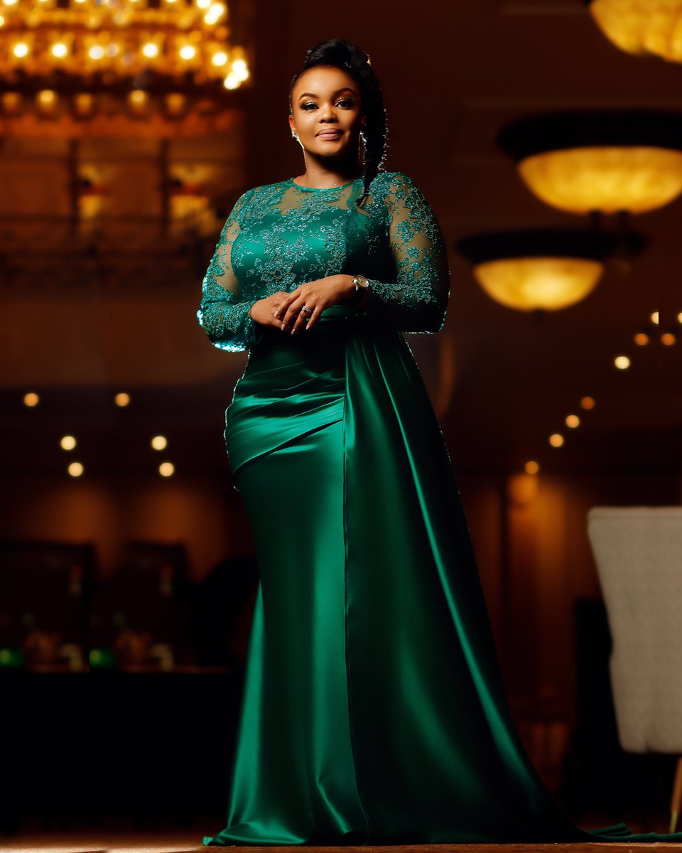 nakowatchco's tweet photo. Tshepiso Mothibedi pictured at the just-ended @UBBotswana Foundation 20th #AnnualDinnerDance, wearing her own @nakotimepiece Three Dikgosi Edition Classic: #designed and #concieved for the #nakowomen.
๐ท: #bornakingphotography https://t.co/LpqACHRKF0